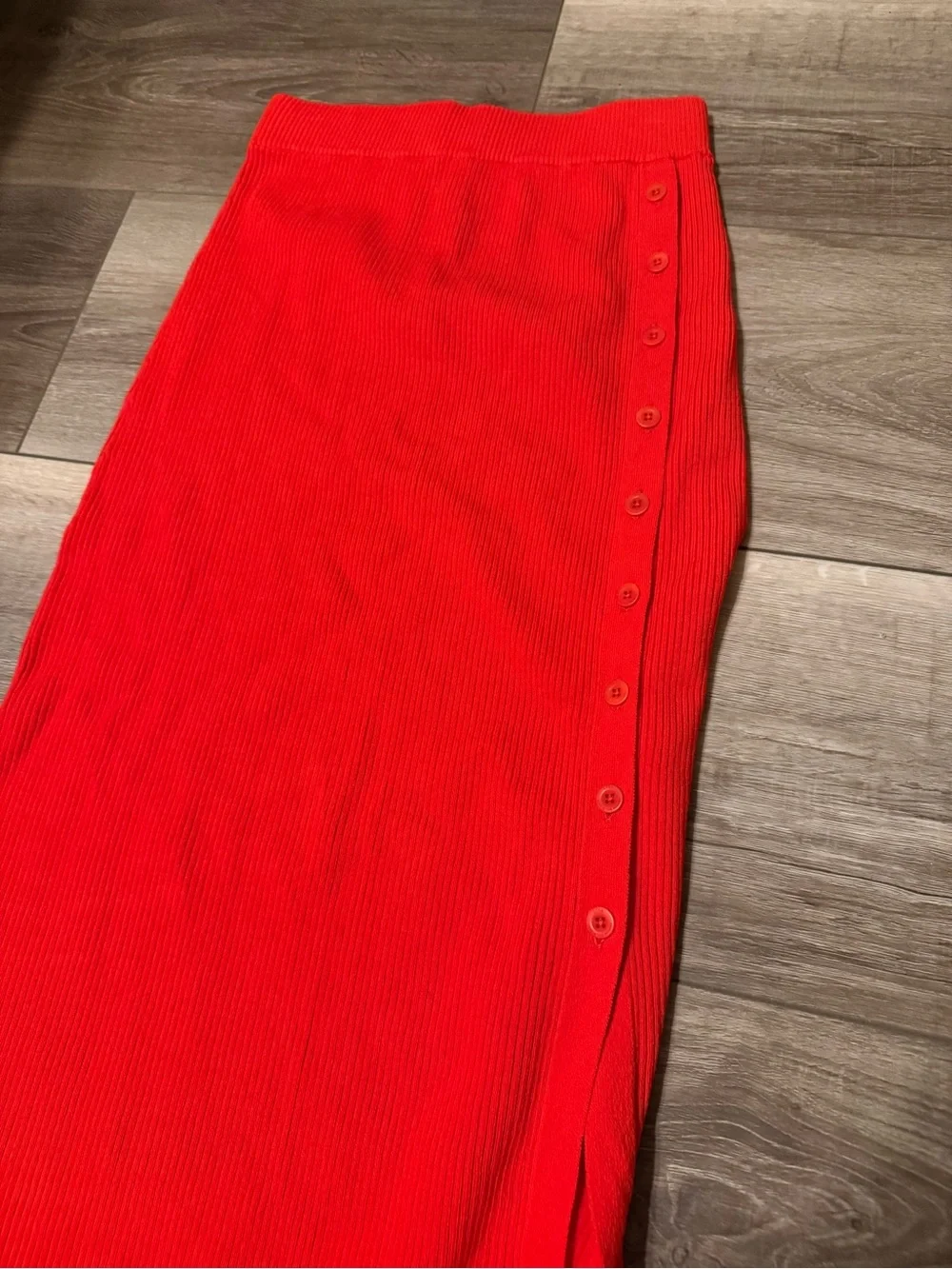 Lita by Ciara - Red Ribbed Button-Detail Midi Skirt